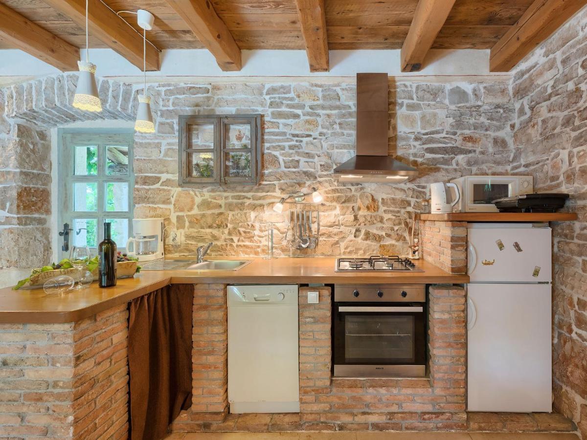 Holiday Home Hrelja - Roj418 By Interhome Zminj Bagian luar foto